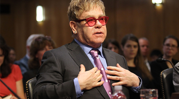 Сэр Элтон Джон выступил в сенате США