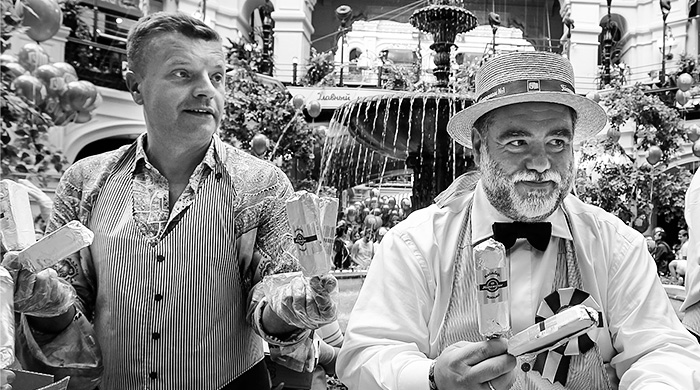 Двойной праздник в ГУМе: день мороженого и презентация энциклопедии