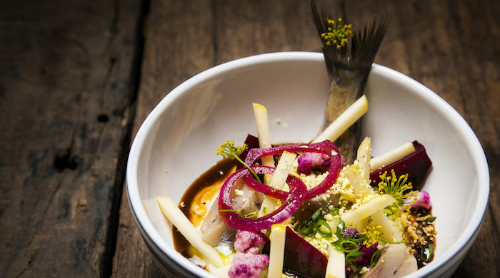 Хорошо сидим: обновленный гастробар \"Никуда не едем\" на Трехгорке