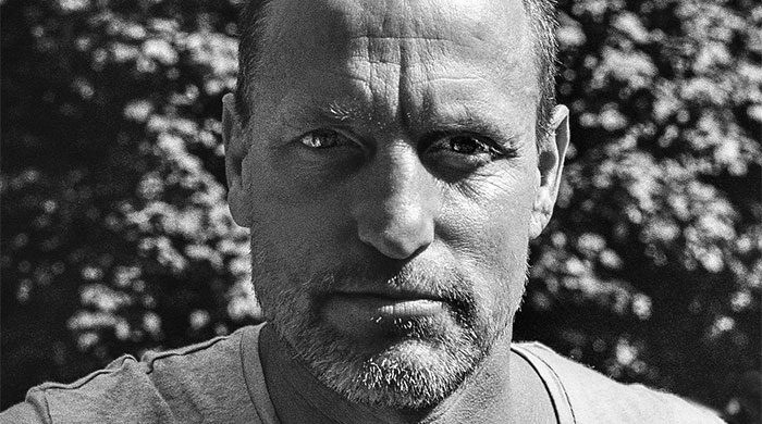 Вуди Харрельсон в трейлере фильма \"Три девятки\"