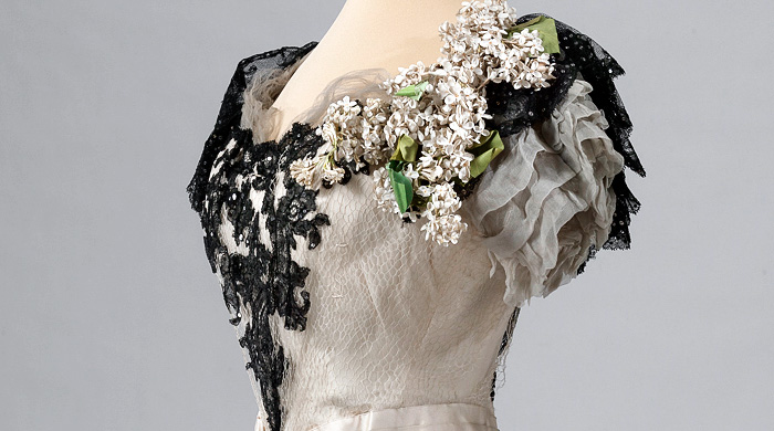 Муфты, мантильи и \"сорти дю баль\": гардероб дома Романовых в Эрмитаже