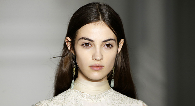 Красота в деталях: образ с показа Valentino Couture