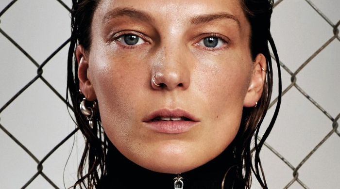 Лара Стоун и Дарья Вербова на обложках Document