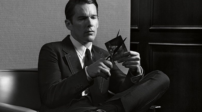 Итан Хоук и другие звезды в рекламной кампании мужской коллекции Prada