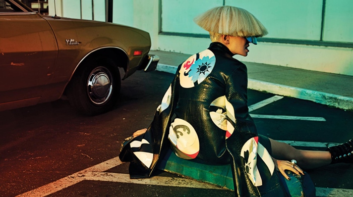 Сиа снимет фильм-автобиографию