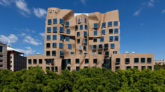 Дрон снял здание Фрэнка Гери в Сиднее