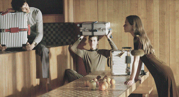 Fendi еще раз переосмыслил культовый чемодан Rimowa из алюминия