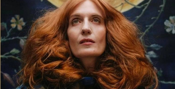 Florence + The Machine поделились новым мрачным синглом «Mermaids»
