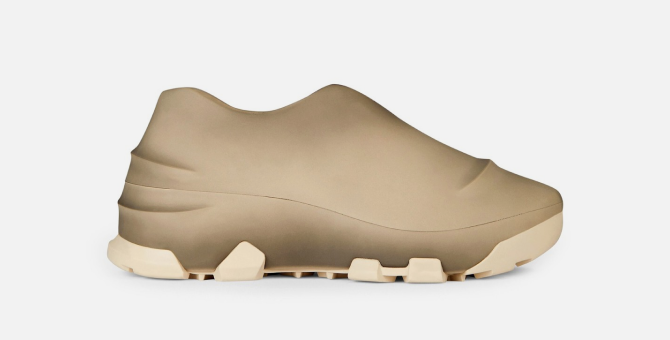 Givenchy выпустил обновленный дизайн кроссовок Monumental Mallow