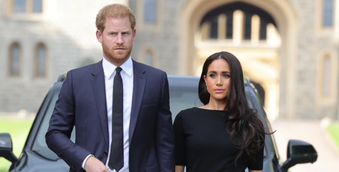 Принца Гарри и Меган Маркл могут поселить в Букингемском дворце