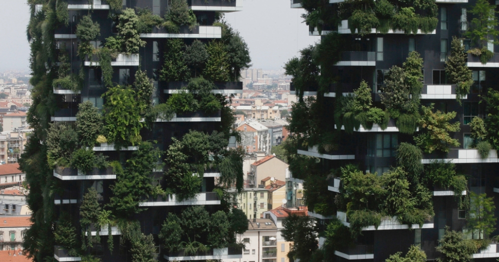 Создатель Вертикальных садов в Милане Стефано Боэри — о симбиозе архитектуры и леса, пост-пандемических городах и своем новом масштабном проекте в столице Албании
