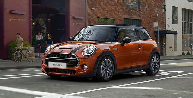 MINI на максималах: владельцы самых жизнерадостных машин рассказывают свои истории