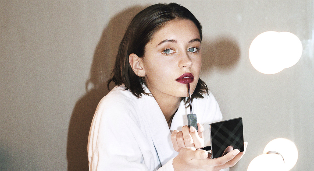 Дочь Джуда Лоу стала лицом Burberry Beauty