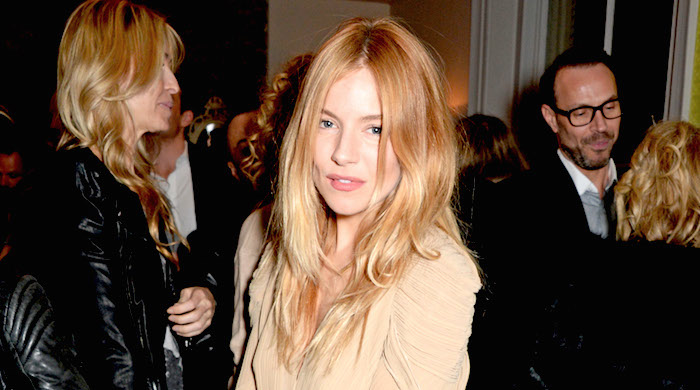 Сиенна Миллер на презентации книги о здоровом питании