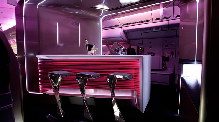 Барные стойки на борту самолетов Virgin Atlantic бьют \"небесные\" рекорды