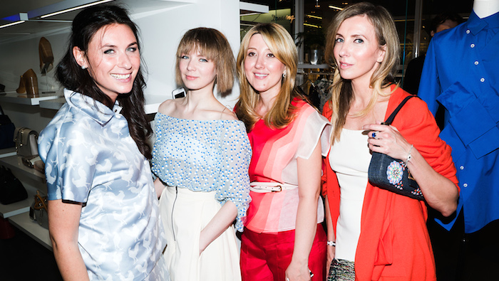 Коктейль \"Санкт-Петербург. Белые ночи\" в городе на Неве