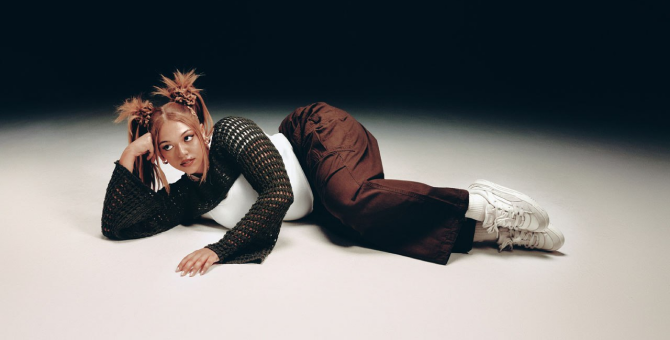 Британская певица Mahalia стала лицом новой рекламной кампании Puma