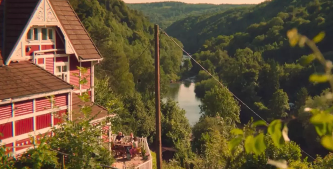 Дом Отиса из «Полового воспитания» выставлен на продажу