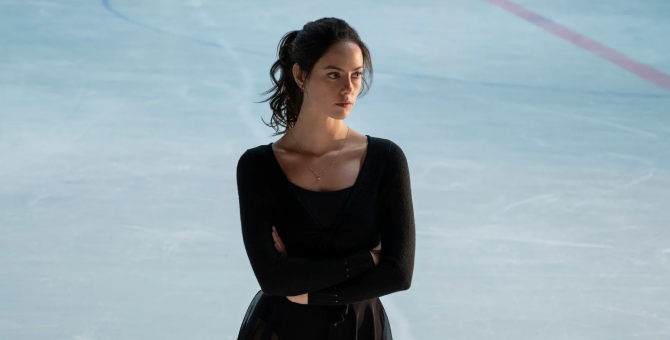 Кая Скоделарио снимется в сериале Netflix о гонщике «Формулы-1»