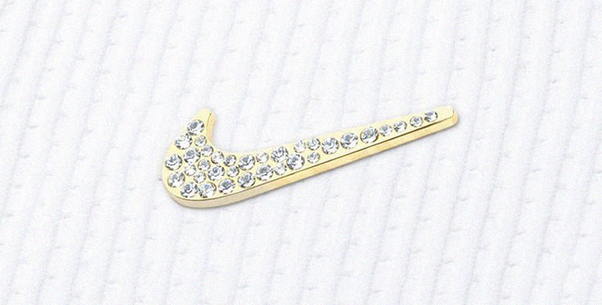 Nike и Swarovski создали брошь для выступления Серены Уильямс на Уимблдоне