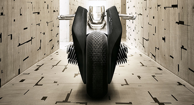 Компания BMW представила сверхбезопасный мотоцикл, с которого невозможно упасть