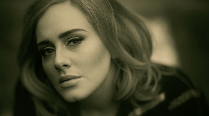 Премьера дня: новая песня Адель Hello и клип на нее