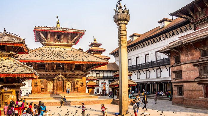 Редакция Buro 24/7 Singapore едет в Непал, чтобы помочь детям