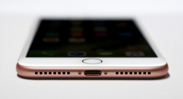 Новый iPhone будет распознавать владельца по лицу