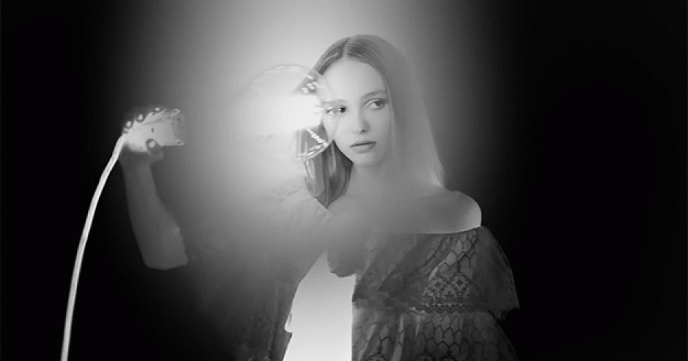 Полная версия: Лили-Роуз Депп в новой кампании Chanel