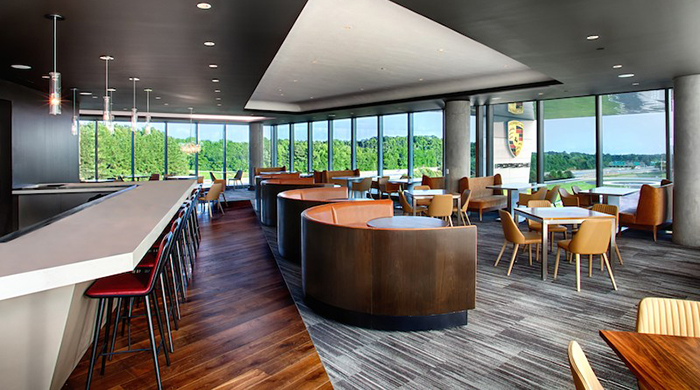 Компания Porsche открыла ресторан в Атланте