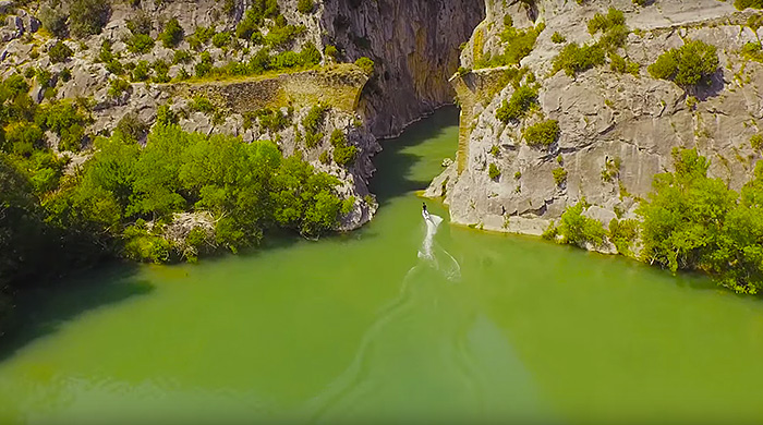 Революция в серфинге: электродоска работает без волн