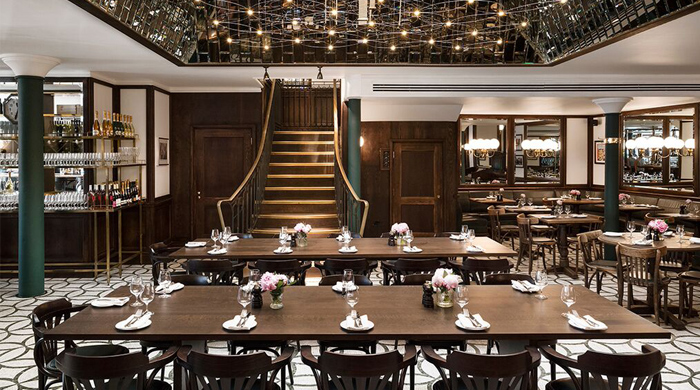 Les Deux Salons открылся после капитального ремонта