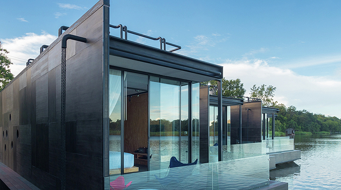 Плот 2.0: плавучие студии X-Float