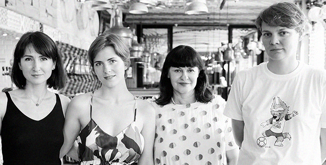 «Я не хочу спрашивать, можно ли мне раздеться». Что происходит с женским кино в России