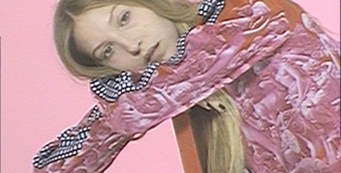 Schiaparelli посвятил свою новую коллекцию ready-to-wear розовому цвету