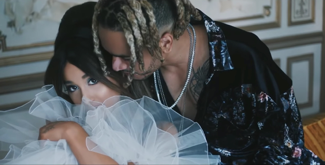 Ариана Гранде выпустила свой новый сингл «Boyfriend»