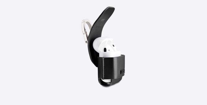Dior выпустил чехлы для AirPods за 350 долларов