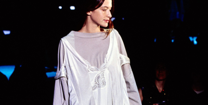 В Токио открывается выставка-продажа архивных вещей Мартина Маржелы