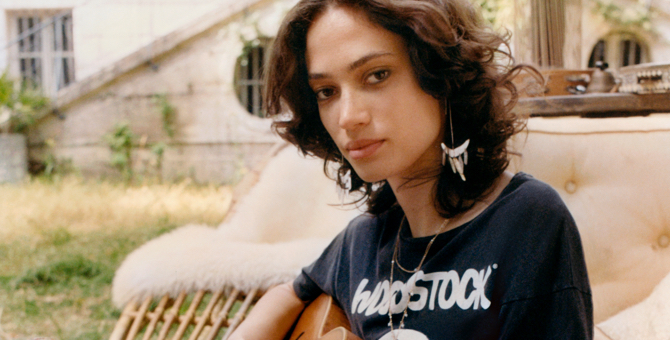 Mango выпустил капсульную коллекцию в честь 50-летия «Вудстока»