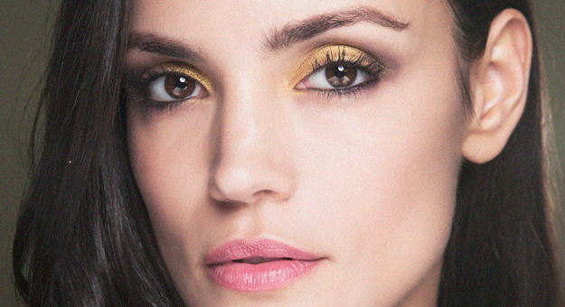 Как повторить золотые смоки с показа Pamella Roland