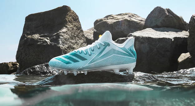 adidas сделал футбольную форму из переработанного пластика