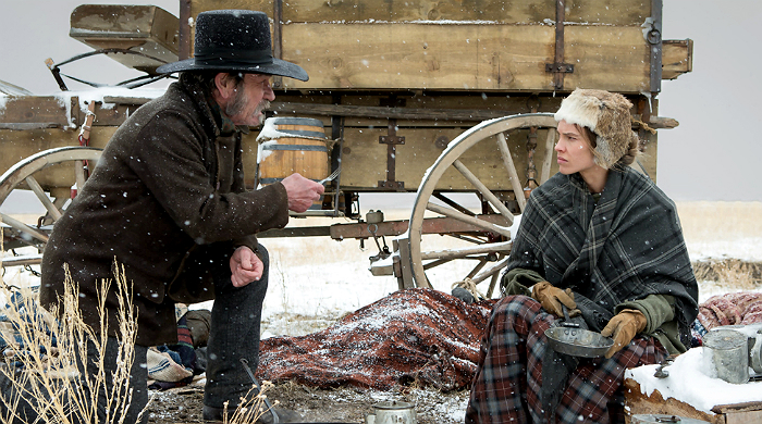Томми Ли Джонс и Хилари Суэнк в вестерне \"Местный\"