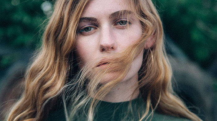 Луна выпустила новую песню «За край»