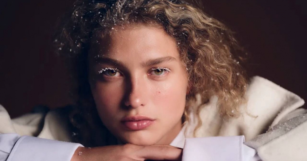 Max Mara представила праздничную кампанию