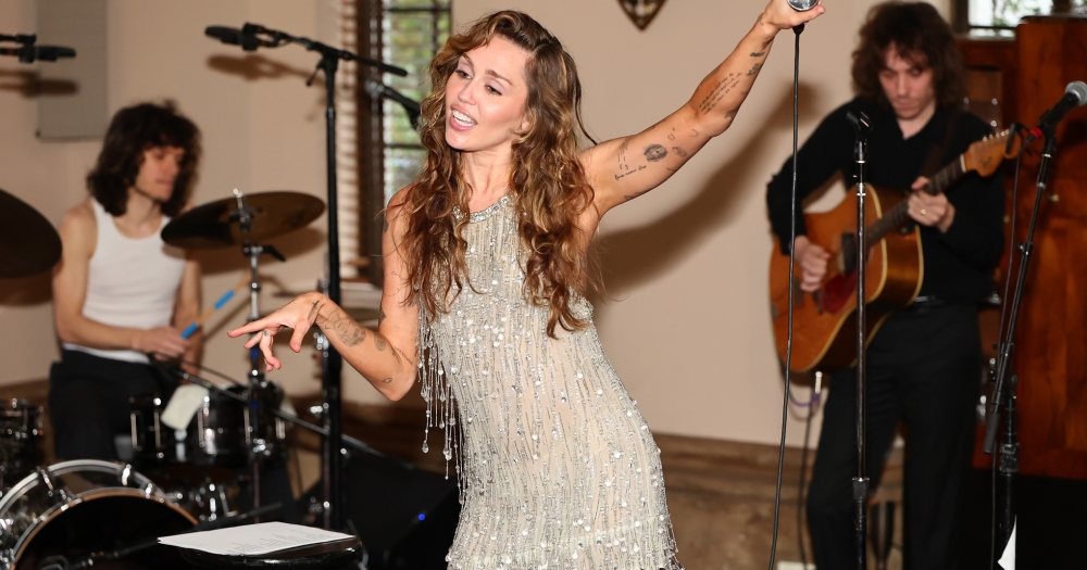 Майли Сайрус выпустила саундтрек к новому «Аватару»