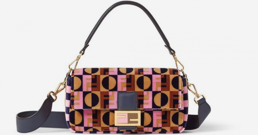 Fendi выпустил коллекцию к премьере пятого сезона «Эмили в Париже»