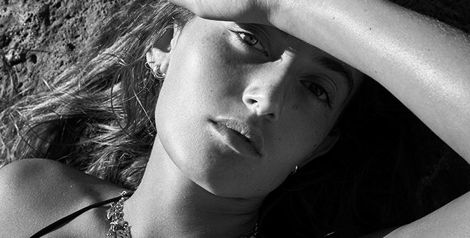 Знакомьтесь, Грей Сорренти — фотограф, модель и дочь Марио Сорренти