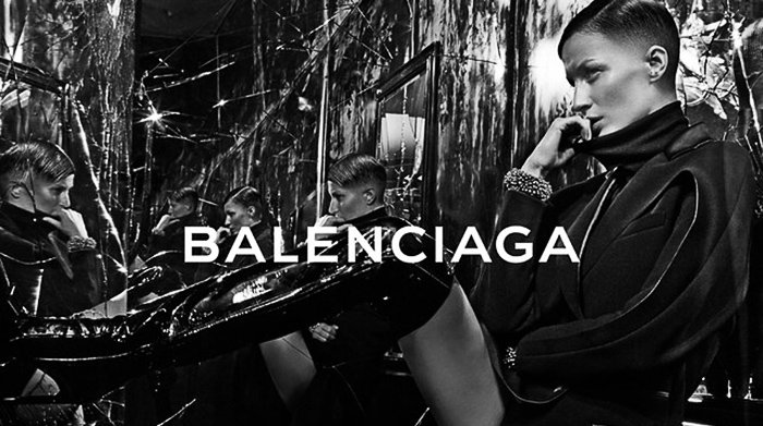 Жизель Бундхен стала лицом Balenciaga