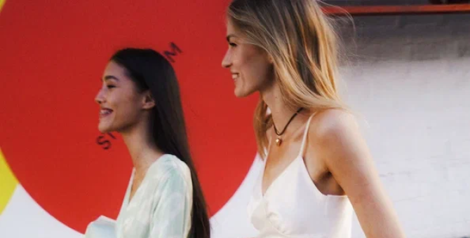 2Mood показал капсулу коктейльных платьев