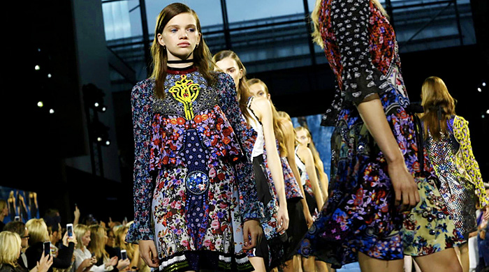 Обзор Buro 24/7: Mary Katrantzou, весна-лето 2016
